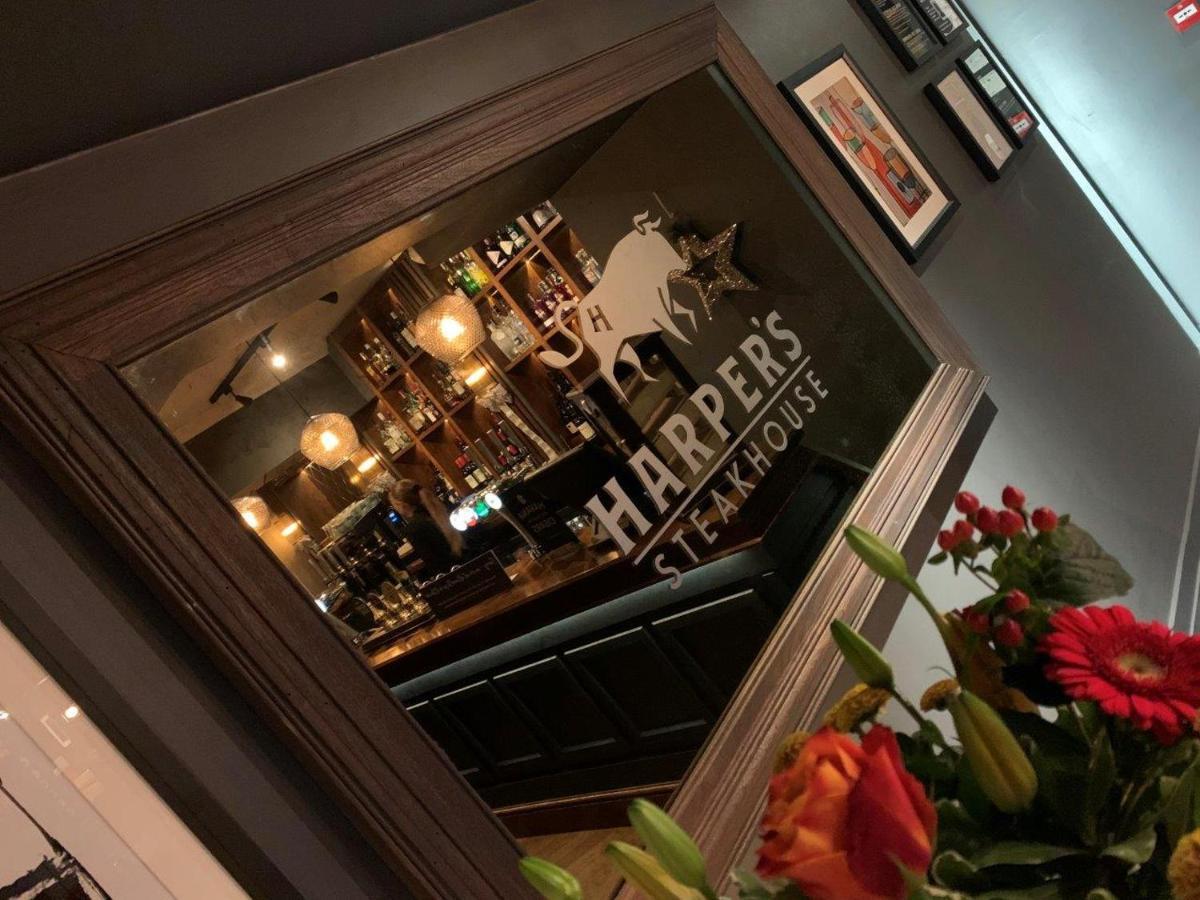 Harper'S Steakhouse With Rooms, เฮเซิลเมียร์ ภายนอก รูปภาพ