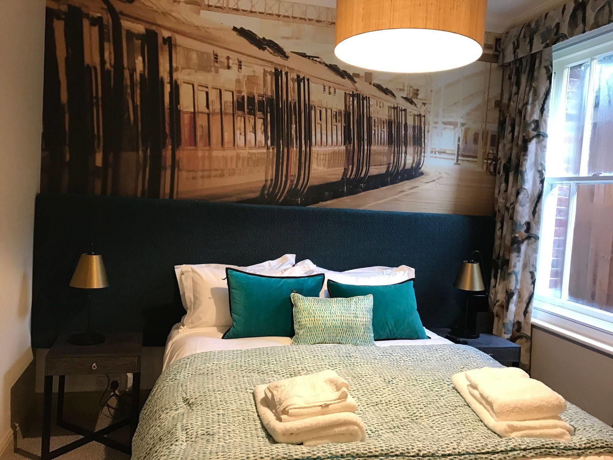 Harper'S Steakhouse With Rooms, เฮเซิลเมียร์ ภายนอก รูปภาพ